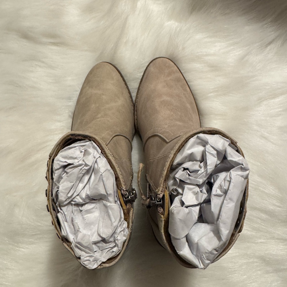 Blowfish Tan Ankle Boots